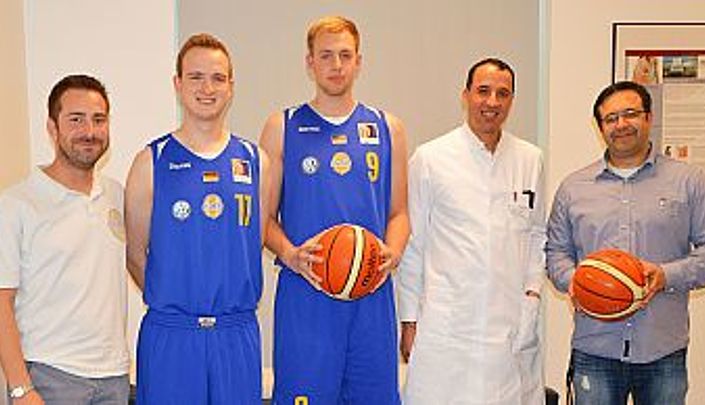 Starkes Team: Die Orthopädische Klinik Volmarstein und die EN Baskets Schwelm arbeiten zusammen.